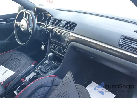 2018 Volkswagen Passat 3.6L V6 Gt z USA, uszkodzony, nr VIN 1VWJM7A34JC038032